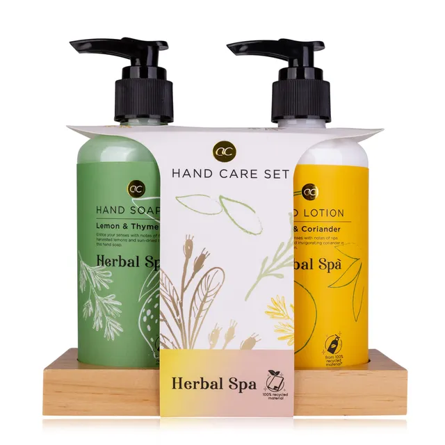 accentra-herbal-spa-handpflegeset-2x290-ml-handseife-und-handlotion-auf-holzabla image 1