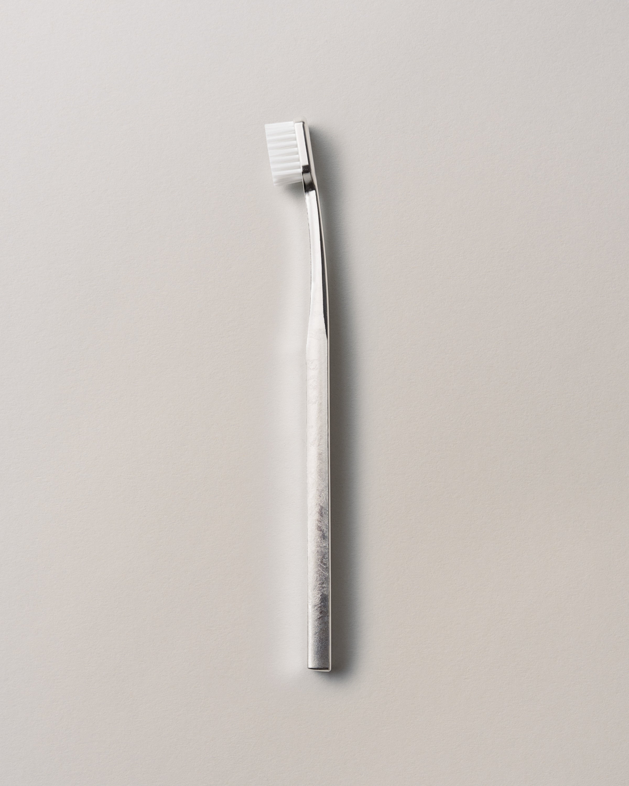 aurezzi-toothbrush-silver-white-zahnb-rste image 3