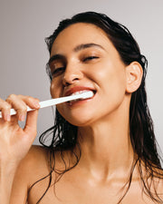 aurezzi-toothbrush-silver-white-zahnb-rste-versilbert-mit-5000-borsten image 2