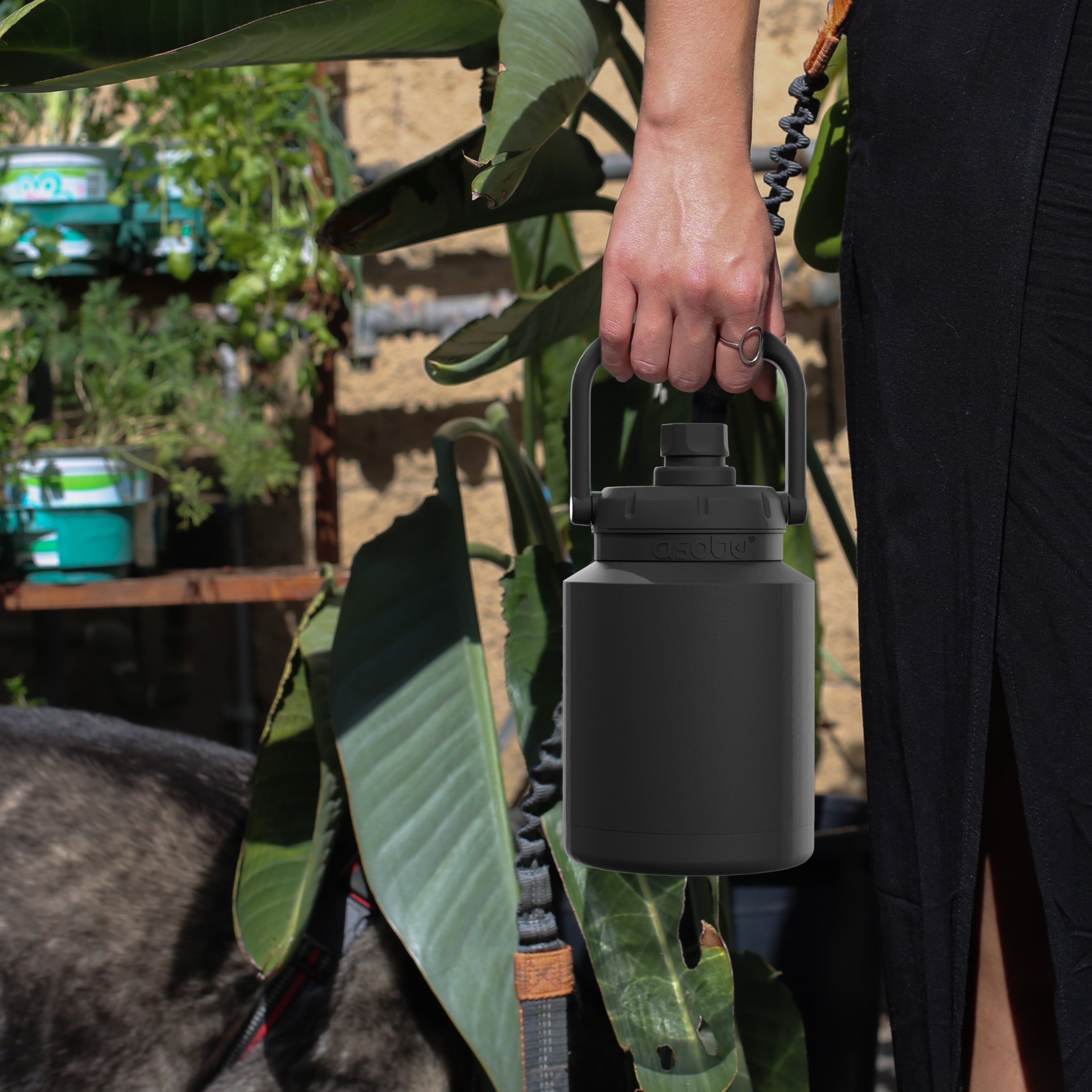 asobu-black-mini-jug-trinkflasche-mit-strohhalm-und-griff-schwarz image 6