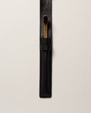 aurezzi-reise-set-black-saffiano-leder-etui-zahnb-rste-gold-black image 2