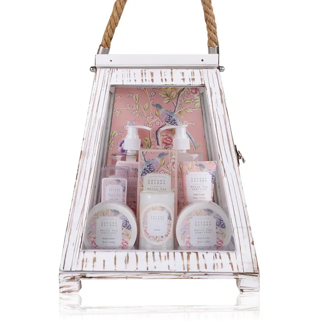 accentra-secret-garden-geschenkset-in-holzlaterne-white-tea-apricot image 1