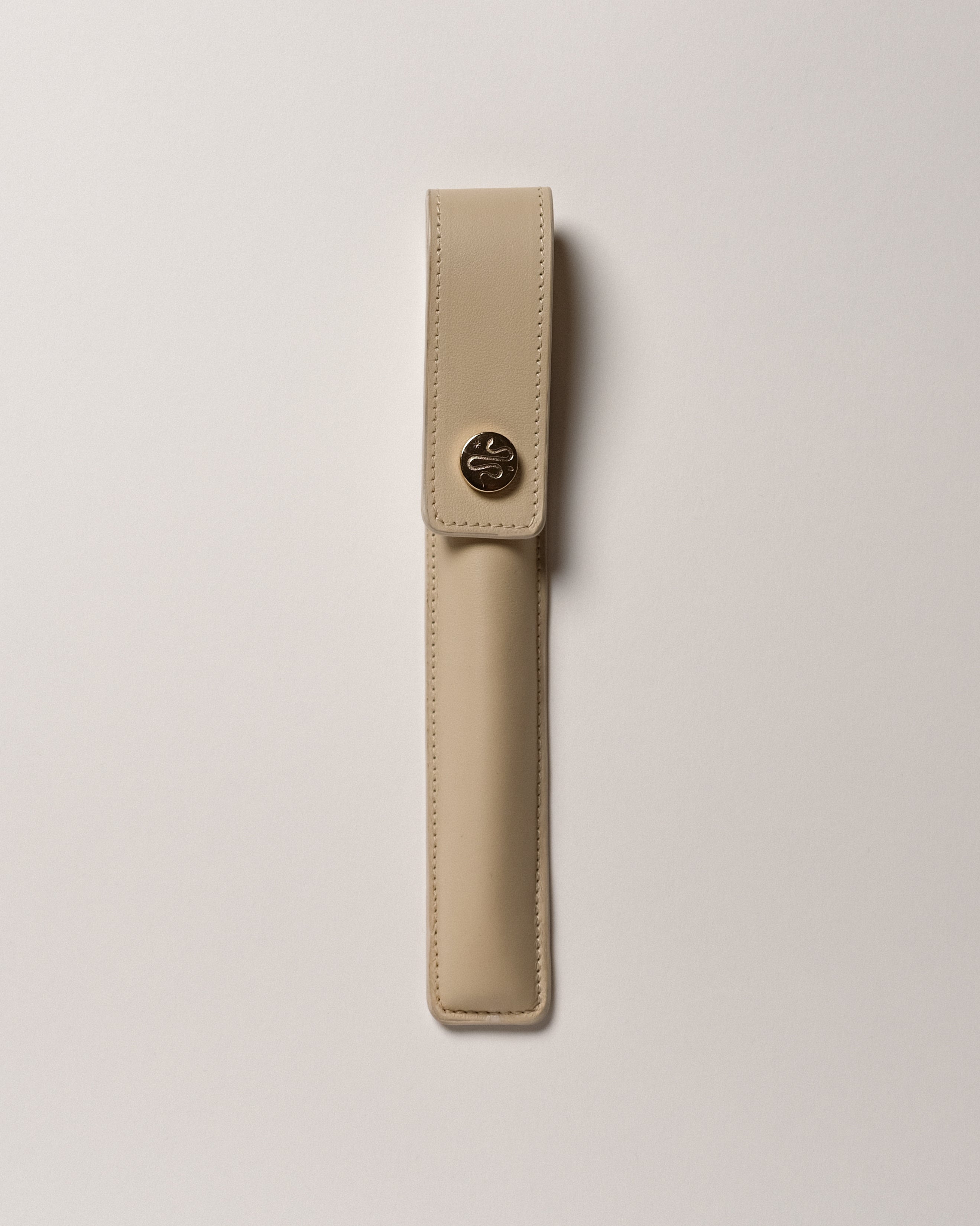aurezzi-leather-case-button-beige-zahnb-rsten-etui image 1