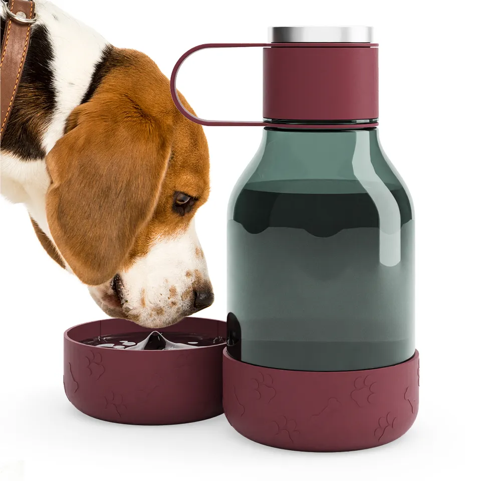 asobu-dog-bowl-bottle-lite-burgundy-trinkflasche-mit-abnehmbarem-hundenapf image 1