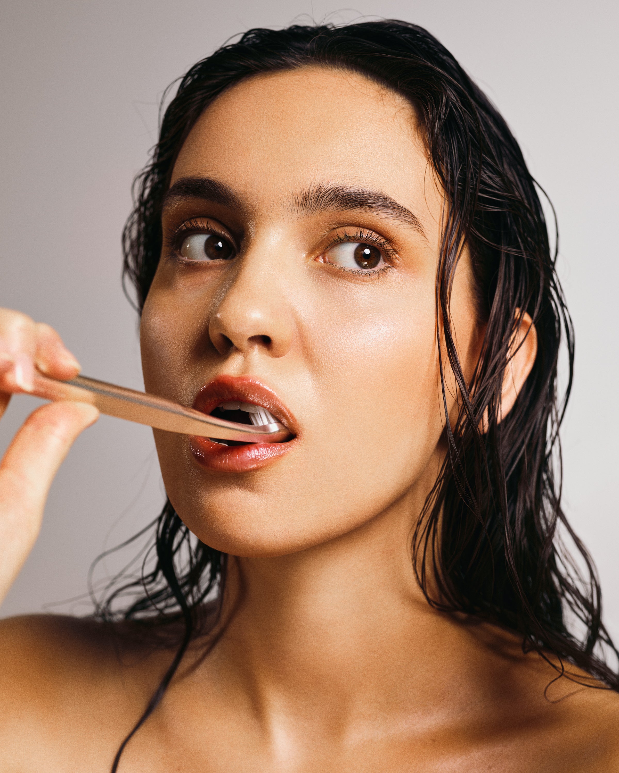 aurezzi-toothbrush-zahnb-rste-rose-white-18k-ros-gold image 2
